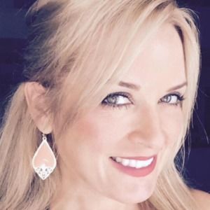 Meet your Posher, Kena